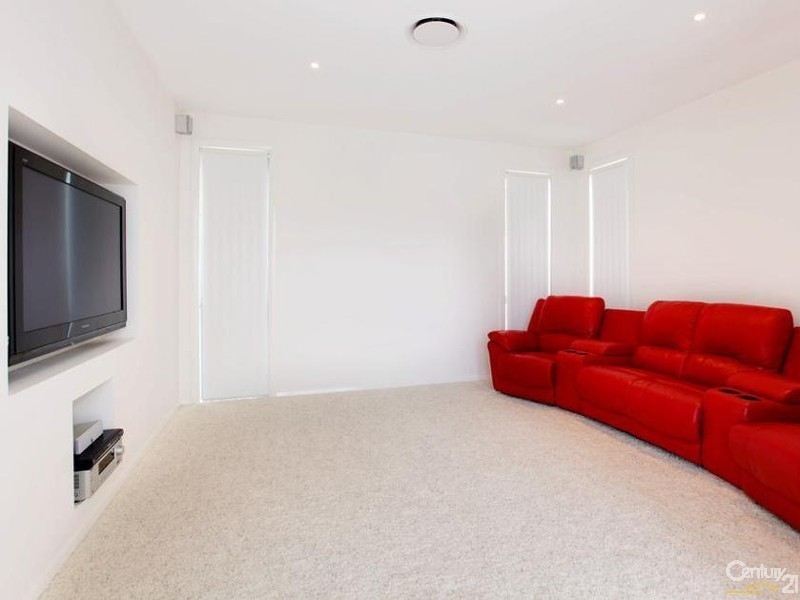 5003 Riverwood Grove, Benowa QLD 4217