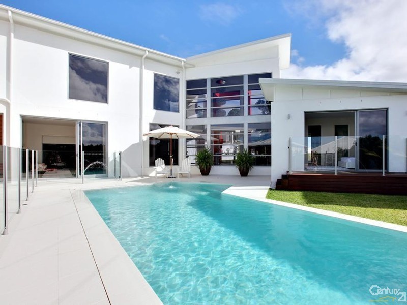 5003 Riverwood Grove, Benowa QLD 4217