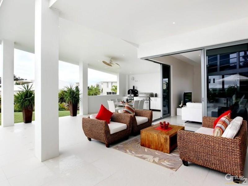 5003 Riverwood Grove, Benowa QLD 4217