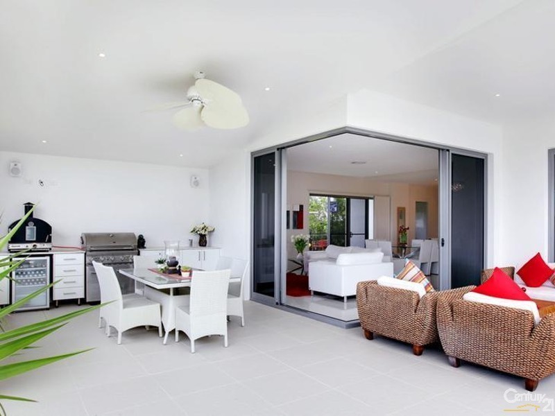 5003 Riverwood Grove, Benowa QLD 4217