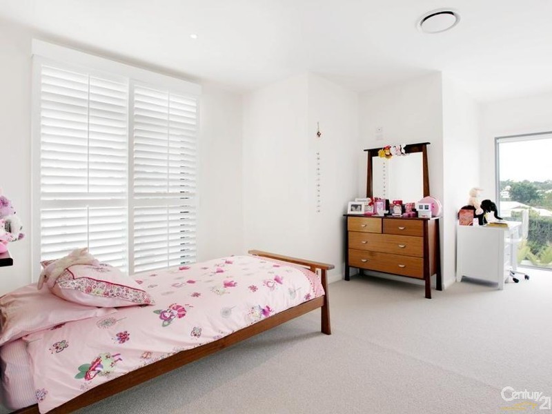 5003 Riverwood Grove, Benowa QLD 4217