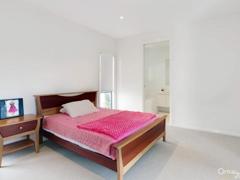 5003 Riverwood Grove, Benowa QLD 4217