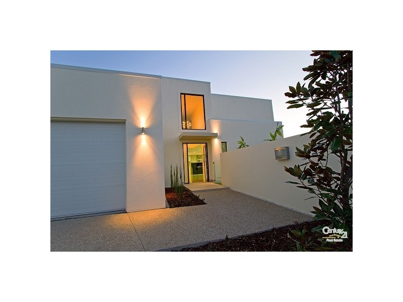 9015 Northview Parade, Benowa QLD 4217