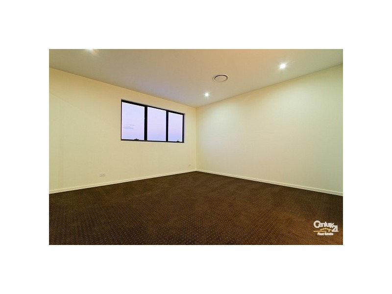 9015 Northview Parade, Benowa QLD 4217