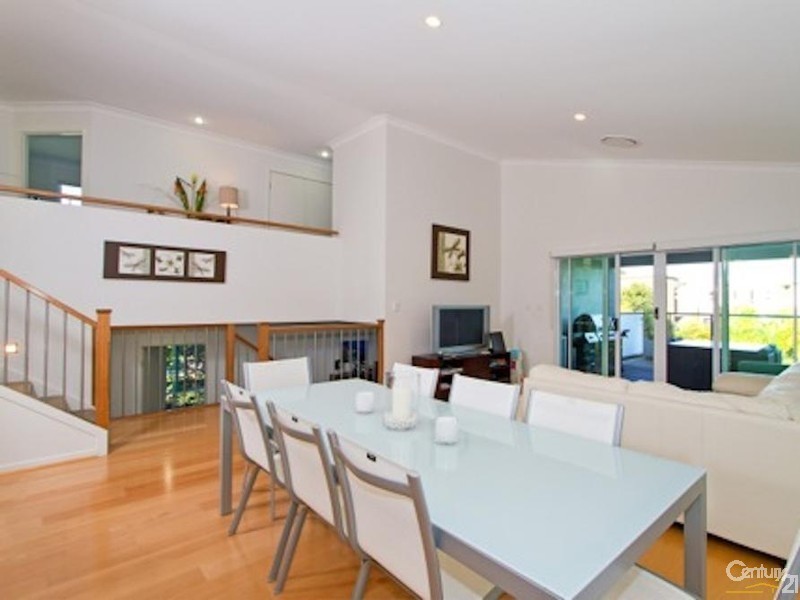 5001 Riverwood Grove, Benowa QLD 4217