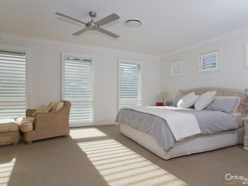 5001 Riverwood Grove, Benowa QLD 4217