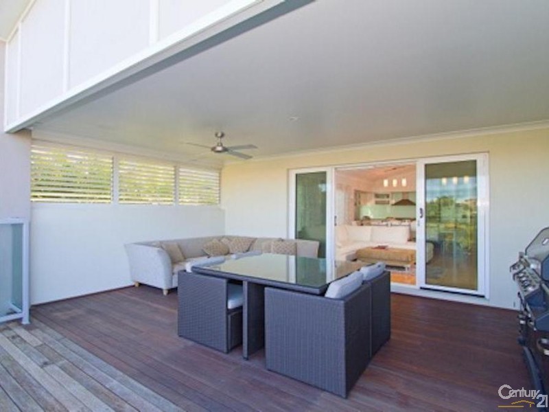 5001 Riverwood Grove, Benowa QLD 4217