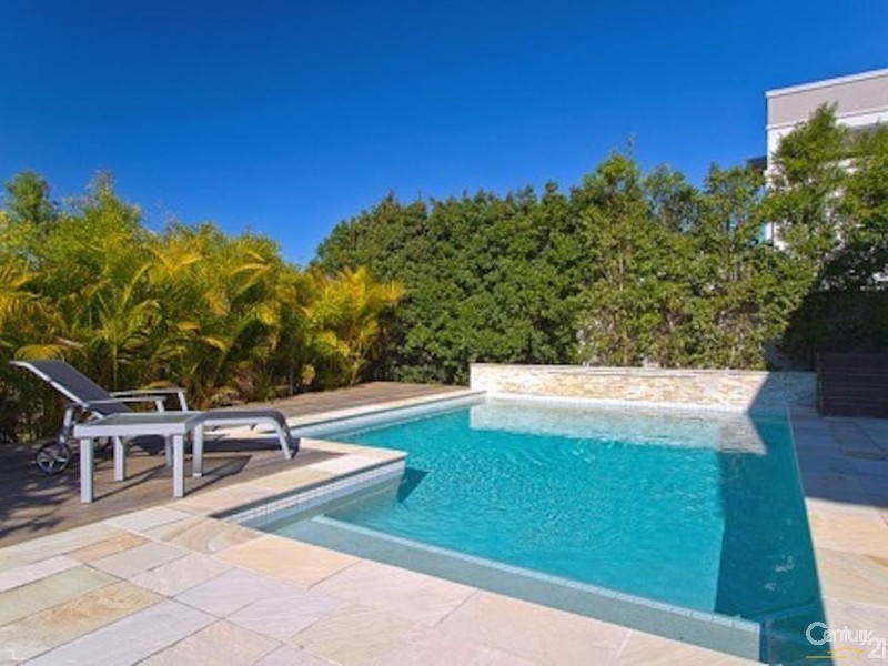 5001 Riverwood Grove, Benowa QLD 4217