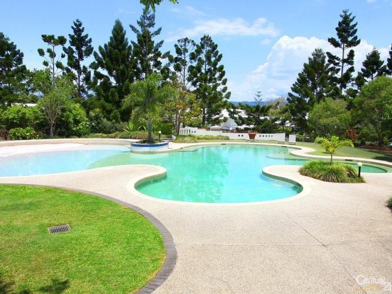 2124 South Shields, Benowa QLD 4217