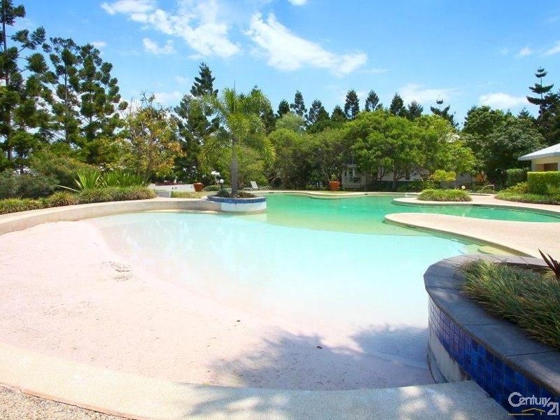 2124 South Shields, Benowa QLD 4217