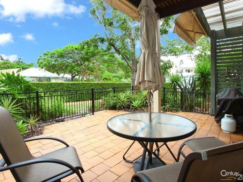 2124 South Shields, Benowa QLD 4217