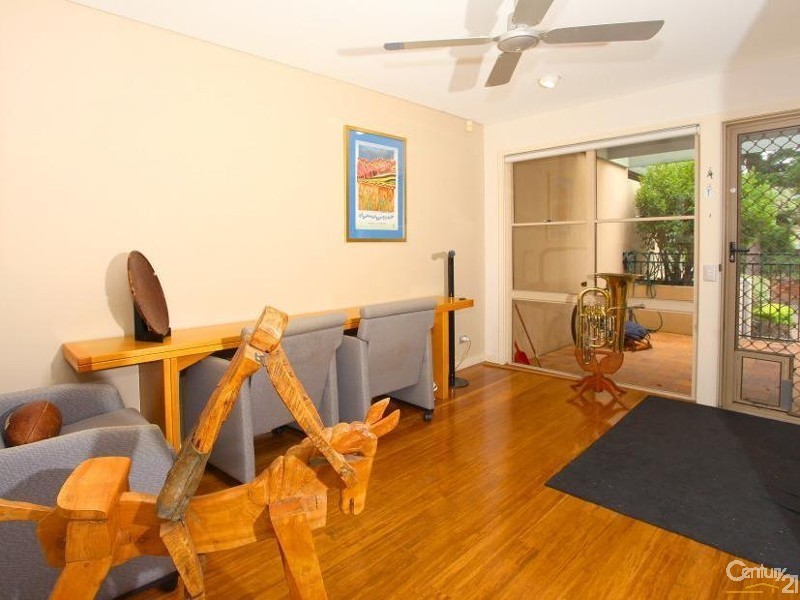 2124 South Shields, Benowa QLD 4217