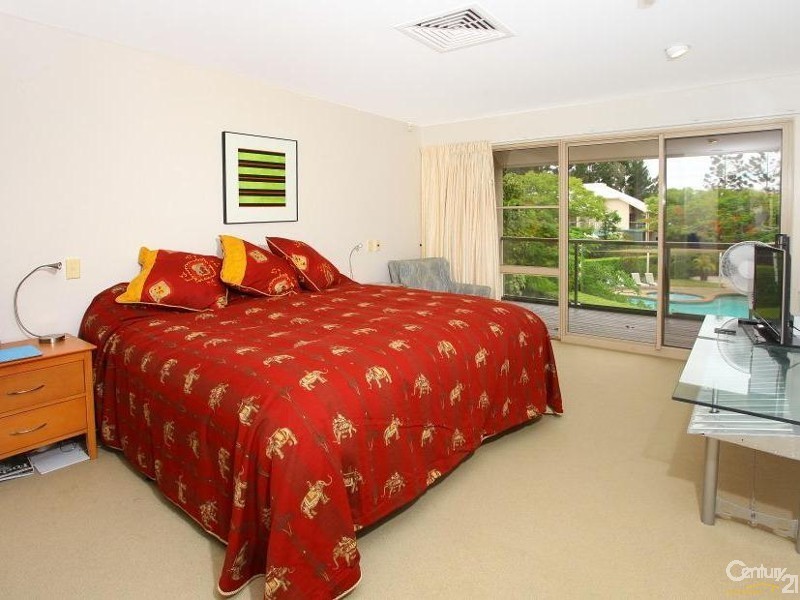 2124 South Shields, Benowa QLD 4217