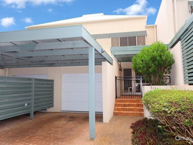 2124 South Shields, Benowa QLD 4217