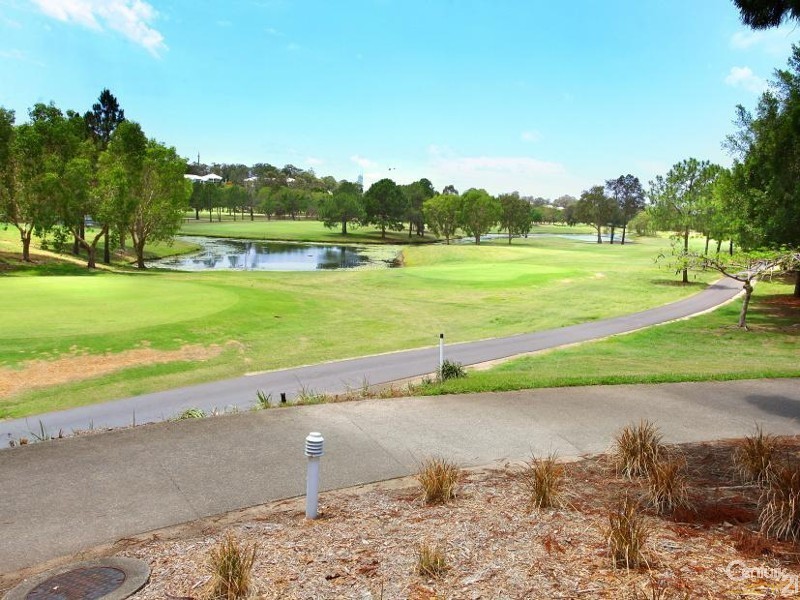 2124 South Shields, Benowa QLD 4217