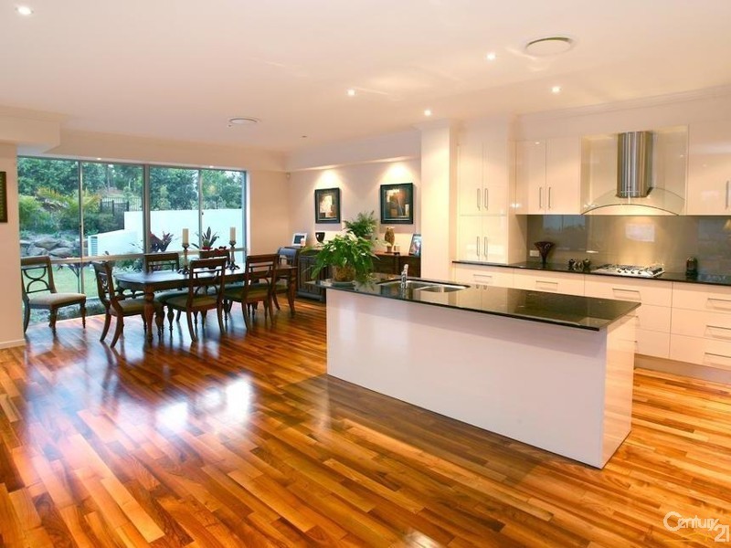 5021 Riverwood Grove, Benowa QLD 4217