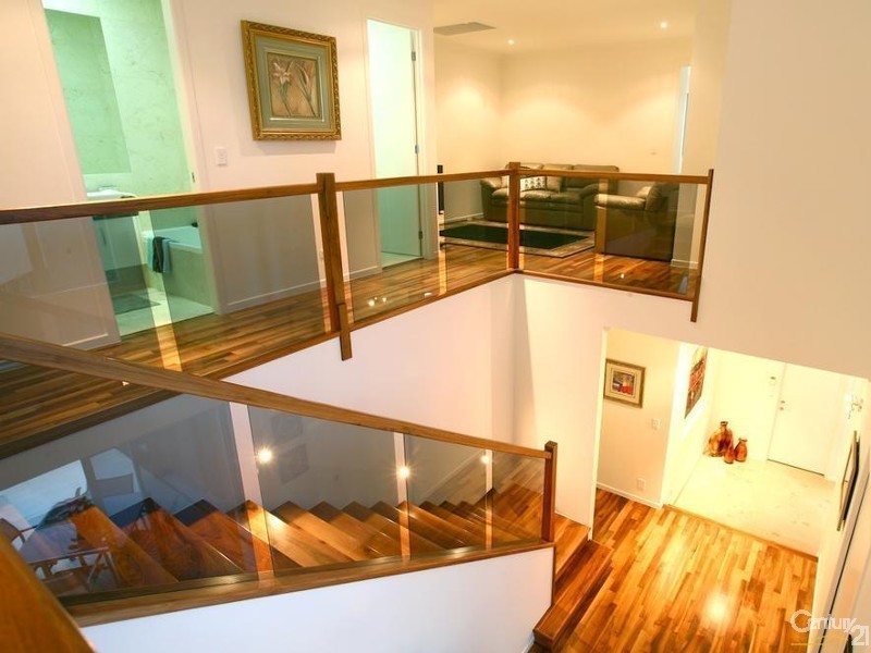 5021 Riverwood Grove, Benowa QLD 4217