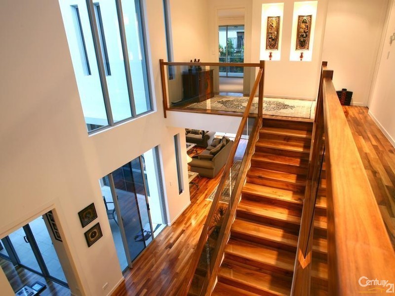 5021 Riverwood Grove, Benowa QLD 4217