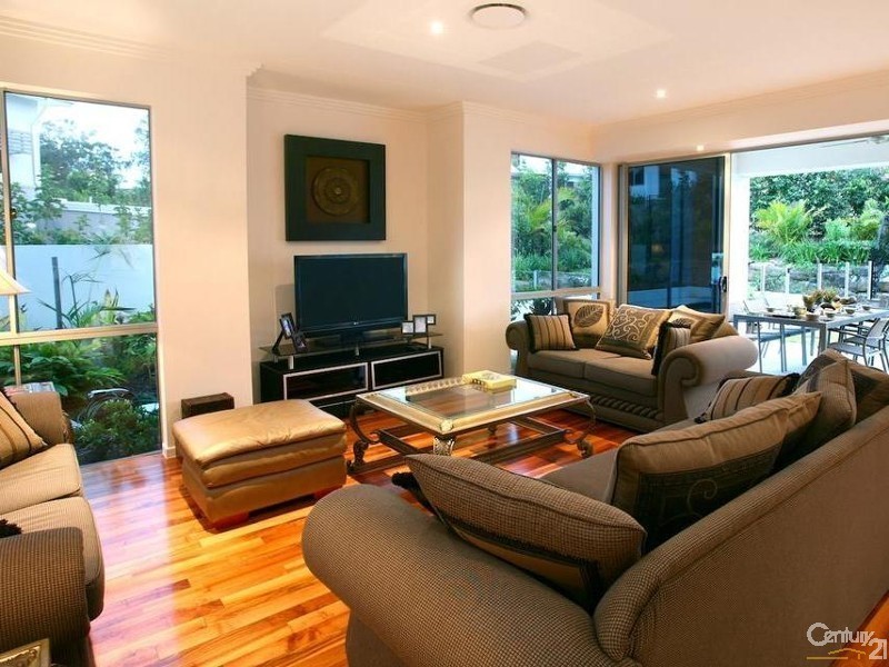 5021 Riverwood Grove, Benowa QLD 4217