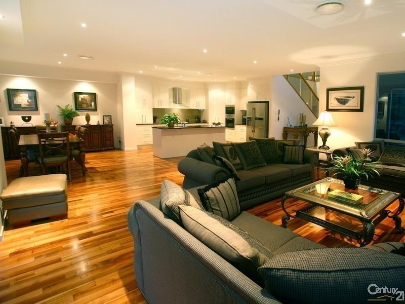 5021 Riverwood Grove, Benowa QLD 4217