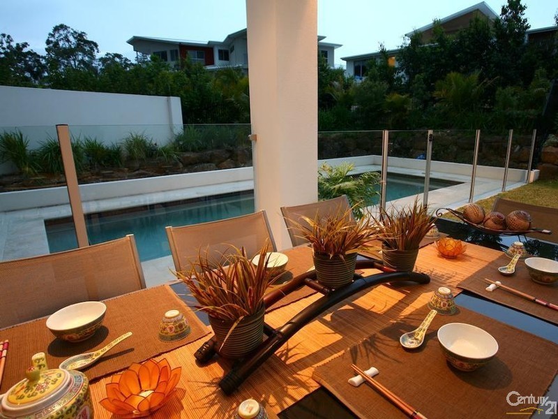 5021 Riverwood Grove, Benowa QLD 4217