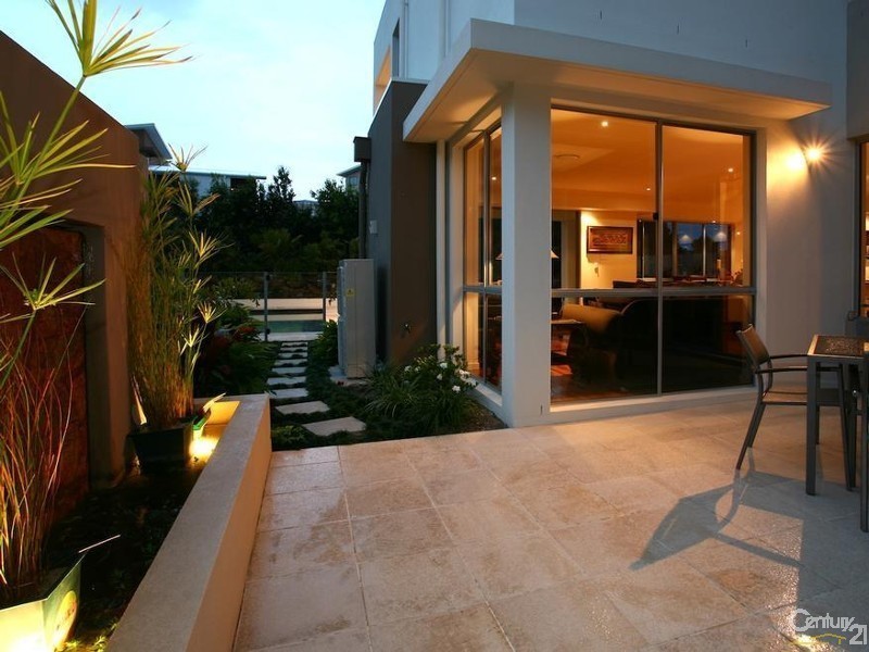 5021 Riverwood Grove, Benowa QLD 4217