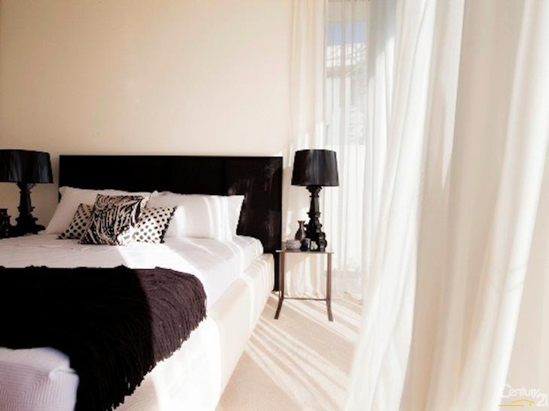 7 The Boulevarde, Benowa QLD 4217