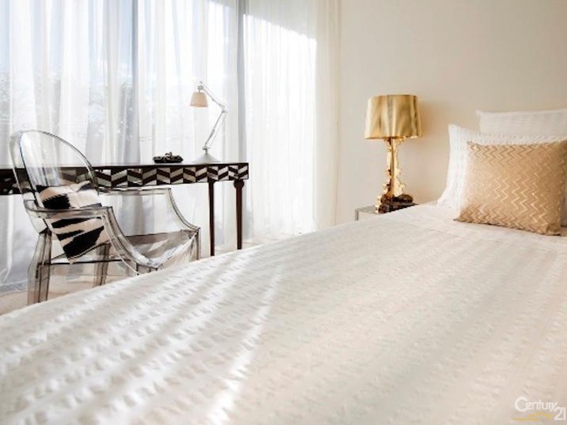 7 The Boulevarde, Benowa QLD 4217