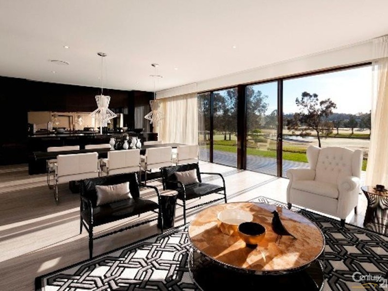 7 The Boulevarde, Benowa QLD 4217