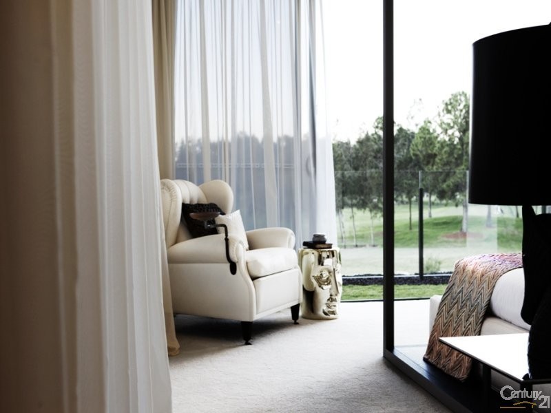 7 The Boulevarde, Benowa QLD 4217