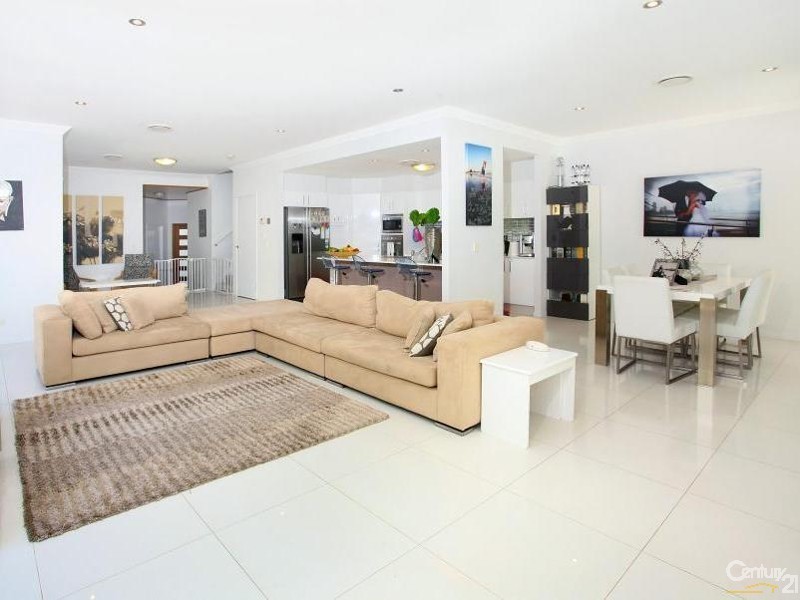 8003b Vista Drive, Benowa QLD 4217