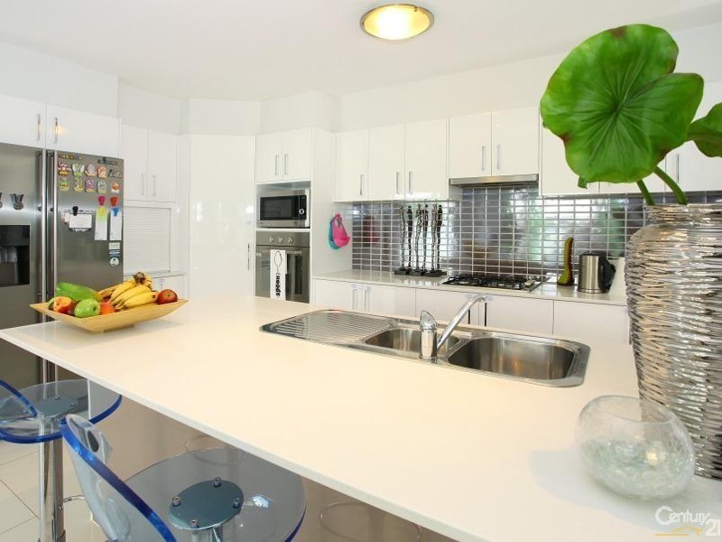 8003b Vista Drive, Benowa QLD 4217