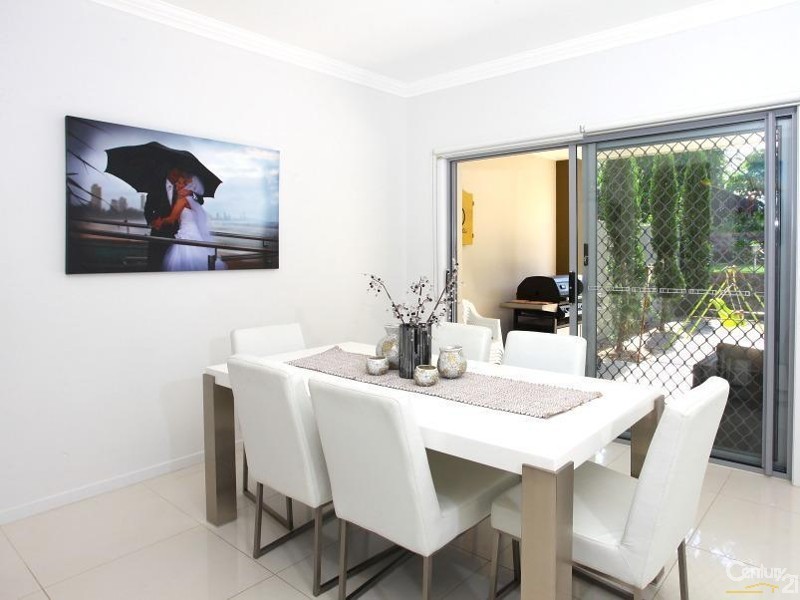 8003b Vista Drive, Benowa QLD 4217