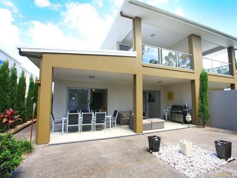 8003b Vista Drive, Benowa QLD 4217