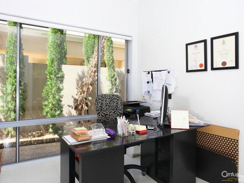 8003b Vista Drive, Benowa QLD 4217