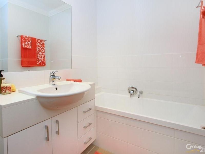 8003b Vista Drive, Benowa QLD 4217