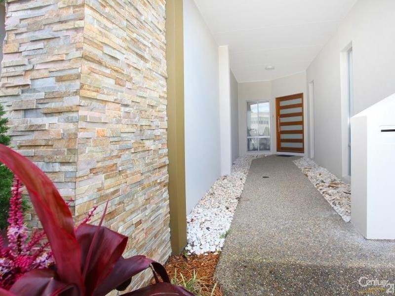 8003b Vista Drive, Benowa QLD 4217