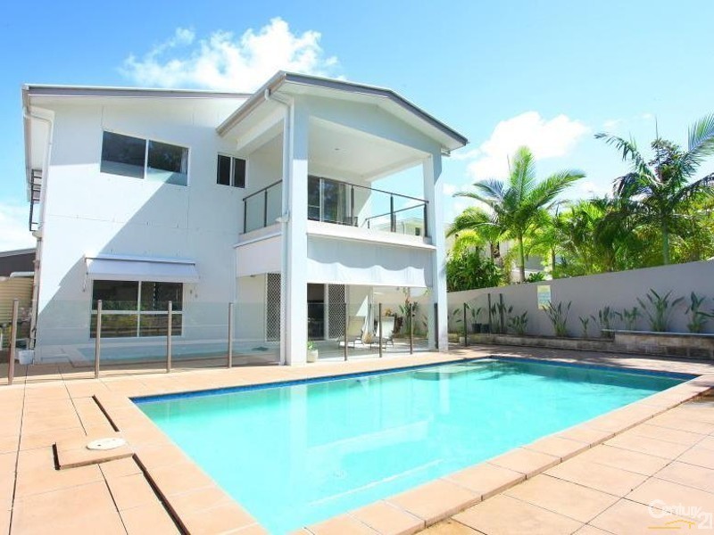 1015 Lakeview Tce, Benowa QLD 4217