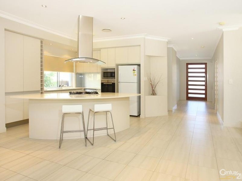 1015 Lakeview Tce, Benowa QLD 4217