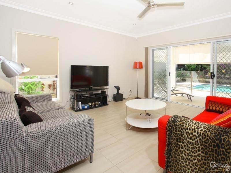 1015 Lakeview Tce, Benowa QLD 4217