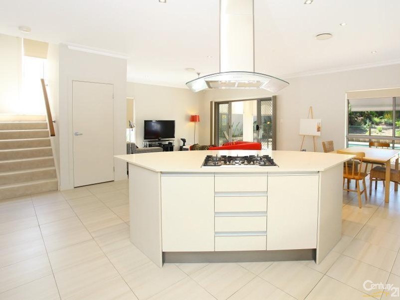 1015 Lakeview Tce, Benowa QLD 4217