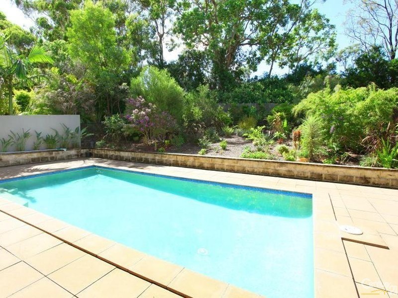 1015 Lakeview Tce, Benowa QLD 4217
