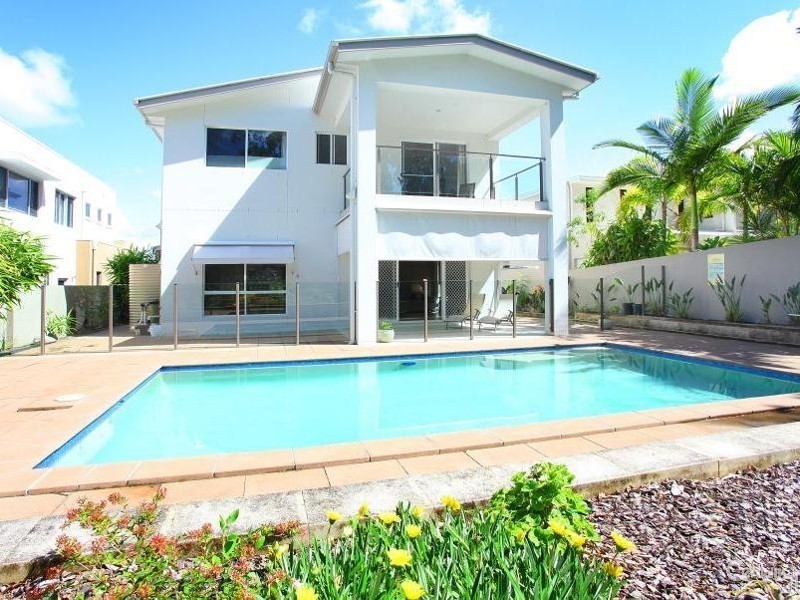1015 Lakeview Tce, Benowa QLD 4217