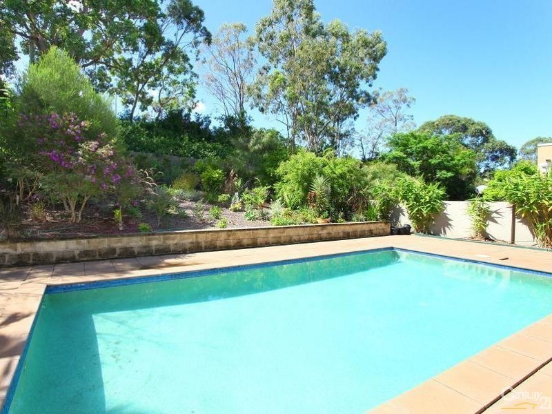 1015 Lakeview Tce, Benowa QLD 4217