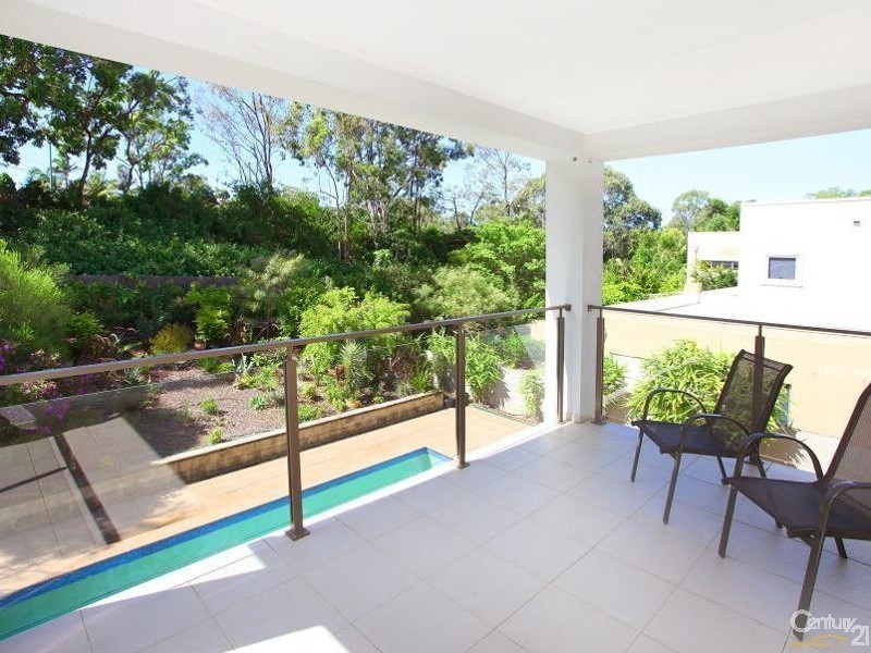 1015 Lakeview Tce, Benowa QLD 4217
