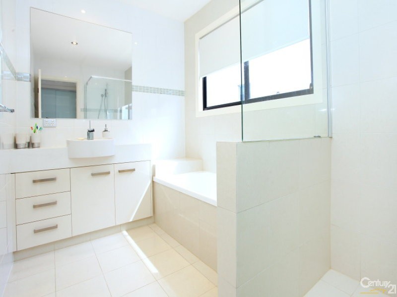 7022A Circa Vista Drive, Benowa QLD 4217