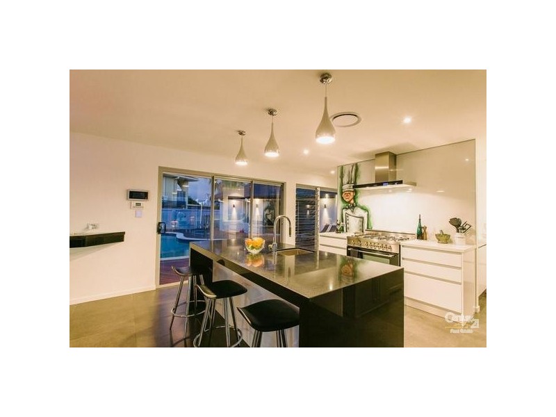 383 Benowa Road, Benowa Waters QLD 4217