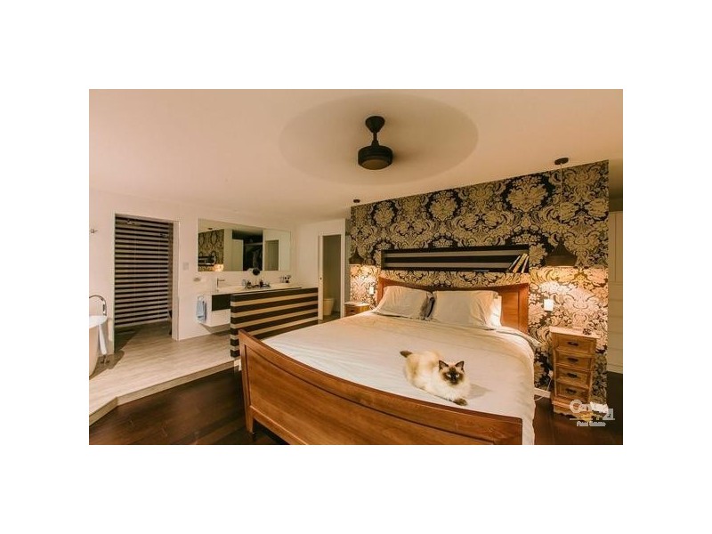 383 Benowa Road, Benowa Waters QLD 4217