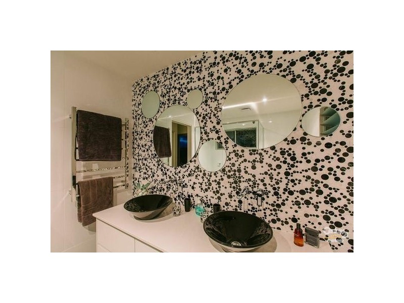 383 Benowa Road, Benowa Waters QLD 4217