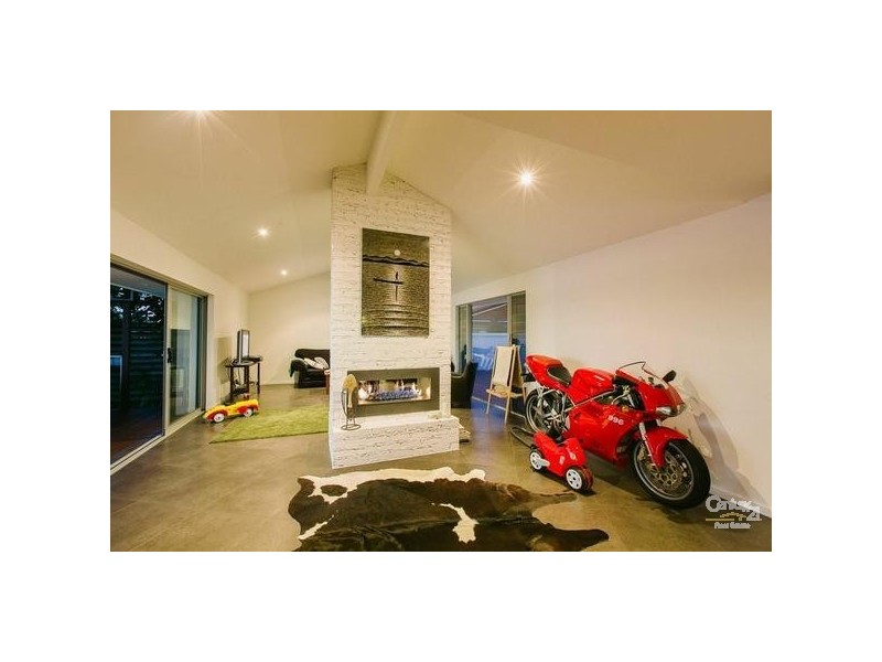 383 Benowa Road, Benowa Waters QLD 4217